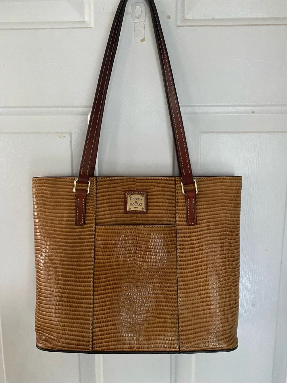 Dooney & Bourke classic dooney